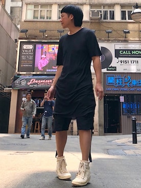 「DRKSHDW by RICK OWENS（ダークシャドウ バイ リックオウエンス）のアイテム（カーゴパンツ）」を使った、Iam Will Iamさん（メンズ・176cm）の春コーディネート