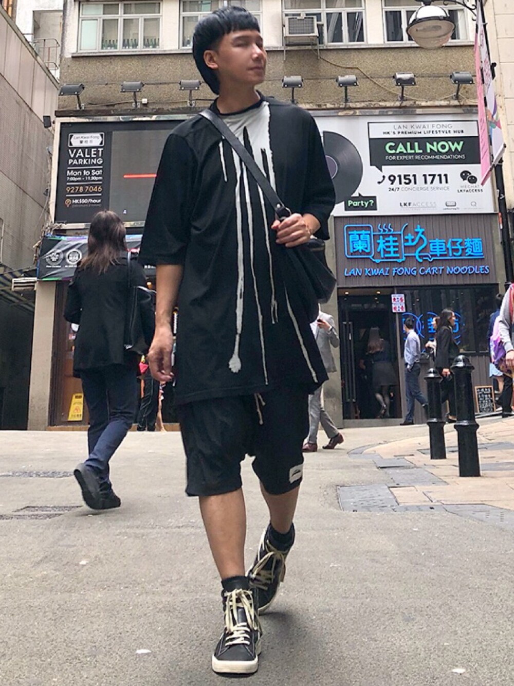 「ootd、STYLE、look、RICK OWENS、drkshdw、GUIDI」｜「DRKSHDW by RICK OWENSのアイテム（Tシャツ/カットソー、ブラック系）」を使った、Iam Will Iamさん（メンズ・176cm）の春コーディネートの1枚目の写真