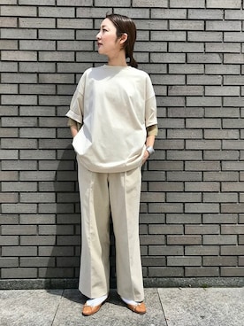 「クルーネックTシャツ」｜「アイテム（パンツ）」を使った、阿部さん（レディース・165cm）の春コーディネート