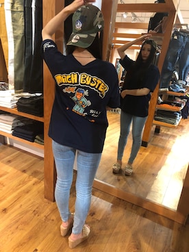 「AVIREX（アヴィレックス）の【直営店限定】アヴィレックス×ボクサージュンタロー ハンガーTシャツ/AVIREX×BOXER JUNTARO　HANGAR　T-SHIRT（Tシャツ/カットソー、ブルー系）」を使った、SYKさん（レディース・164cm）の夏コーディネート