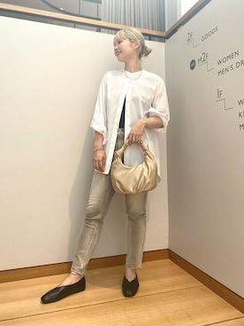 「アイテム（デニムパンツ、ベージュ系）」を使った、鈴木さん（レディース・156cm）の夏コーディネート