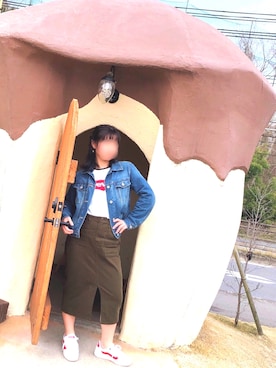 「Levis」｜「アイテム（スウェット）」を使った、さっちゃんさん（レディース・153cm）の春コーディネート