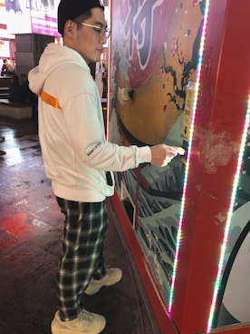 「VANS（バンズ）のアイテム（チノパンツ）」を使った、wesleyWさん（メンズ・176cm）の春コーディネート