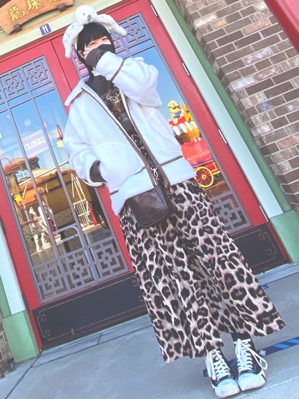 「休日スタイル、オトナカジュアル、ゆるコーデ、おしゃれさんと繋がりたい、プチプラ、ootd、いいね、save、フォローお願いします🤑、古着、古着MIX、古着コーデ」｜「USJのアイテム（カチューシャ、ホワイト系）」を使った、Fuunaさん（レディース・161cm）の春コーディネートの1枚目の写真