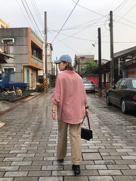 「UNIQLO（ユニクロ）のアイテム（チノパンツ、ベージュ系）」を使った、chia Jenさん（レディース・163cm）の春コーディネート