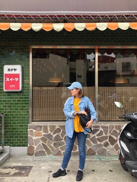 「Levi's（リーバイス）のアイテム（デニムパンツ、その他）」を使った、chia Jenさん（レディース・163cm）の春コーディネート