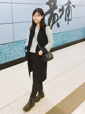 「MONKI（モンキ）のアイテム（ベスト）」を使った、Kristin Lamさん（レディース・160cm）の春コーディネート