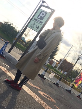 「Yohji Yamamoto（ヨウジヤマモト）のアイテム（トレンチコート）」を使った、あゆさん（メンズ・173cm）の夏コーディネート