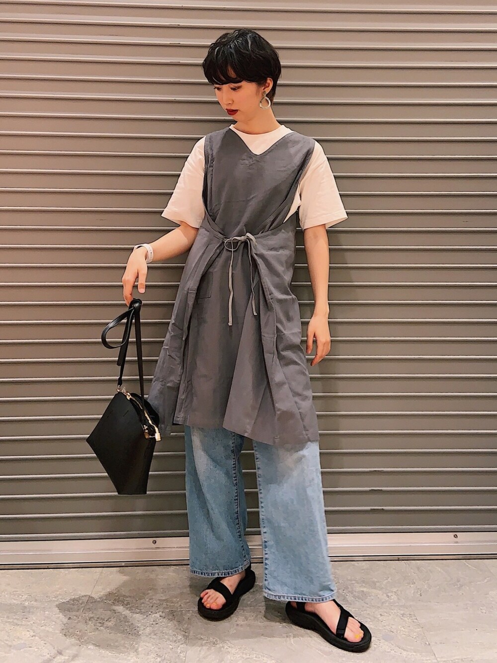 「カジュアルコーデ、大人カジュアル、ラフ、オトナ女子、おしゃれさんと繋がりたい、サンダル、夏コーデ、studio clip、スタディオクリップ(studio CLIP)、スタッフセンバツ」｜「studio CLIPのUSAクルーネック半袖BIGプルオーバー（Tシャツ/カットソー、ホワイト系）」を使った、studio CLIP ジョイナステラス二俣川店さん（レディース・168cm）の夏コーディネートの1枚目の写真