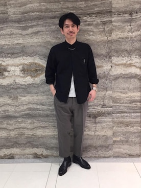「UNITED ARROWS（ユナイテッドアローズ）の＜UNITED ARROWS＞ ウエポン 1Pプリーツ テーパード（チノパンツ、グレー系）」を使った、kakita tsuyoshiさん（メンズ・173cm）の冬コーディネート