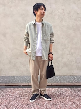 「UNITED ARROWS（ユナイテッドアローズ）の＜UNITED ARROWS＞ ツイル ストレッチ 1プリーツ ワイドテーパード（その他パンツ、ベージュ系）」を使った、kakita tsuyoshiさん（メンズ・173cm）の春コーディネート