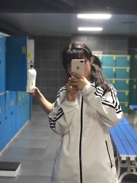 「adidas（アディダス）のアイテム（ジャケット/アウター、ホワイト系）」を使った、卷卷蛋蛋机さん（レディース）の夏コーディネート