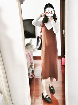 「me&cityのアイテム（ジャンパースカート、ブラウン系）」を使った、NYRachelNYさん（レディース・162cm）の春コーディネート