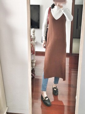 「me&cityのアイテム（ジャンパースカート、ブラウン系）」を使った、NYRachelNYさん（レディース・162cm）の春コーディネート