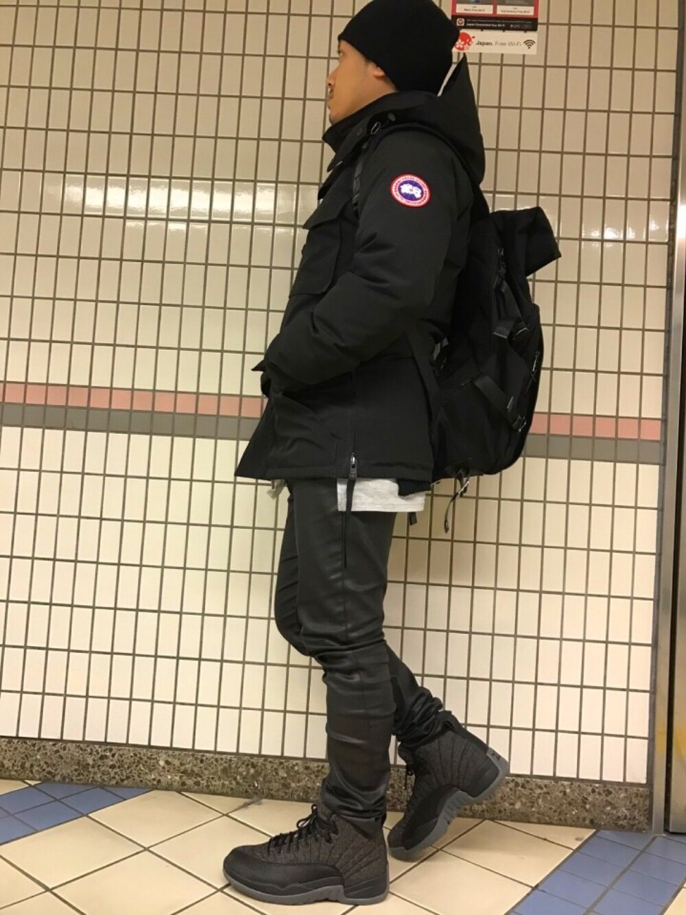「CANADA GOOSE、カナダグーす、冬、airjordan12、AIR JORDAN、Calvin Klein、カルバンクライン、H&M、スキニーパンツ、winter」｜「Calvin Kleinのアイテム（ニットキャップ/ビーニー、ブラック系）」を使った、R・Tさん（メンズ・163cm）の冬コーディネートの1枚目の写真