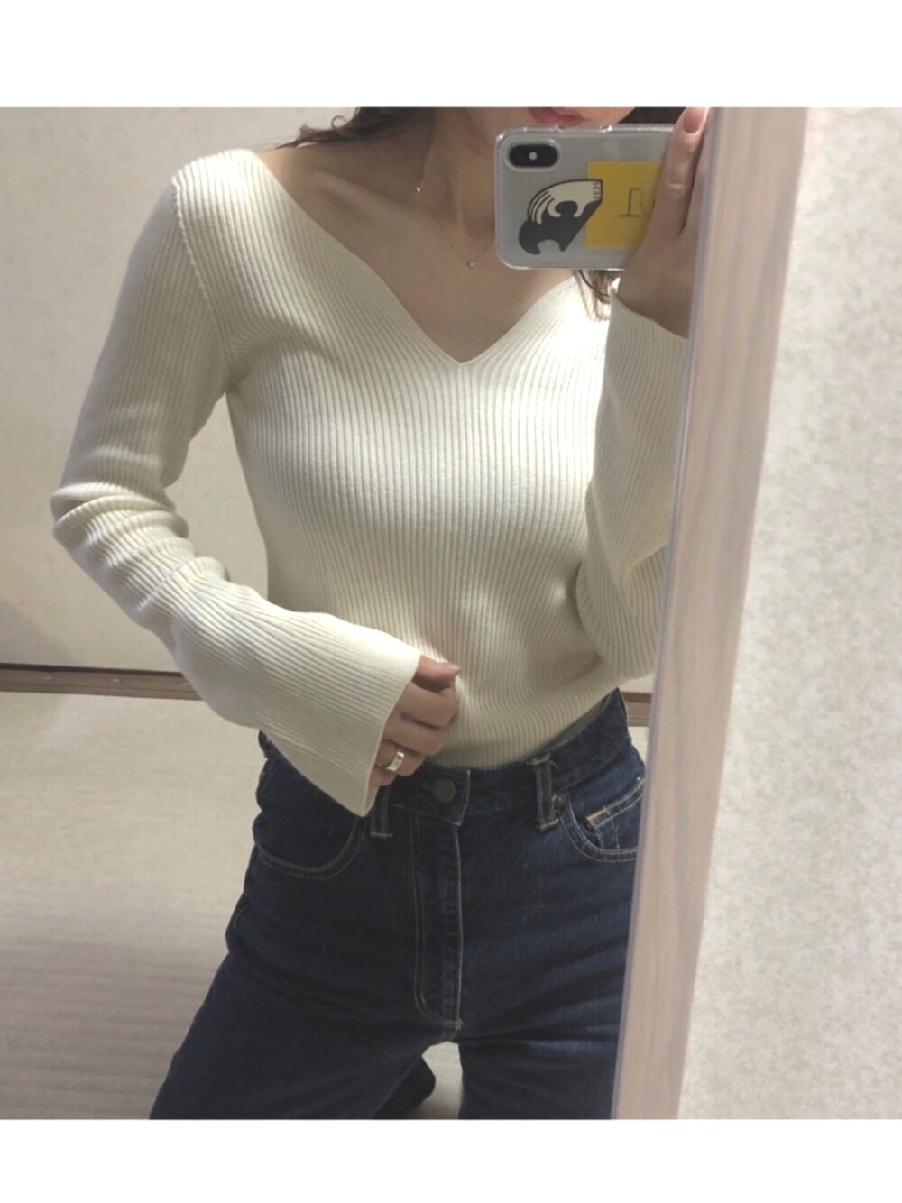 「秋のコーデ、秋服、ユニクロ、マメクロゴウチ、マメクロ、パンツスタイル、シンプル、シロニット、ニット、秋服準備はじめました」｜「UNIQLOのアイテム（ニット/セーター、ホワイト系）」を使った、ぷるさん（レディース・157cm）の秋コーディネートの1枚目の写真