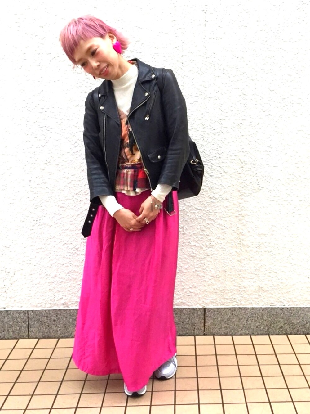 「ピンク、ヒッピネス、beautiful people、ライダース、NIKE、エアハラチ、おしゃれさんと繋がりたい、ドラフトナイキ、ナイキ」｜「hippinessのアイテム（パンツ、ピンク系）」を使った、adocoaさん（レディース・162cm）の秋コーディネートの1枚目の写真