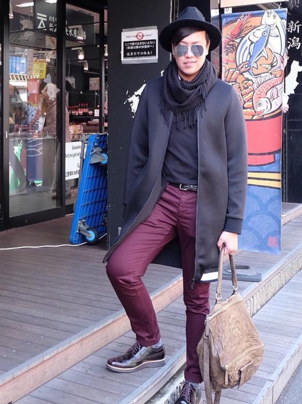 「COLE HAANのアイテム（その他シューズ、ブラウン系）」を使った、Dan Yaoさん（メンズ・176cm）の夏コーディネートの1枚目の写真