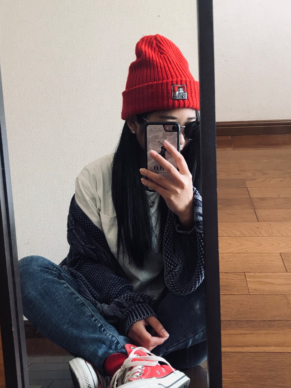 「秋冬コーデ、カジュアルコーデ、シンプルコーデ、お洒落さんと繋がりたい、お洒落好きな人と繋がりたい、いいね、save、フォローお願いします🤑」｜「BEN DAVISのアイテム（ニットキャップ/ビーニー、レッド系）」を使った、はづちゃそさん（レディース・148cm）の秋コーディネートの1枚目の写真