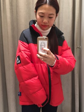 ダウンジャケット コートを使った 赤アウター のレディース人気ファッションコーディネート Wear