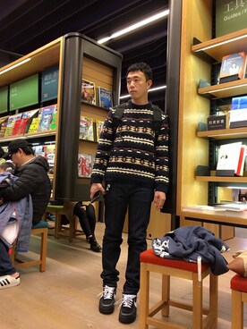 「PULL&BEAR（プルアンドベア）のアイテム（ニット/セーター）」を使った、リュウ ショウキンさん（メンズ・172cm）の冬コーディネート
