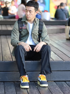 「UNION（ユニオン）のアイテム（シューズ）」を使った、リュウ ショウキンさん（メンズ・172cm）の秋コーディネート