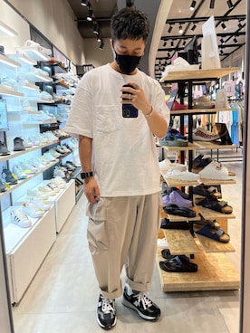 「CHUMS（チャムス）のアイテム（Tシャツ/カットソー）」を使った、Ming Shumさん（メンズ・172cm）の秋コーディネート