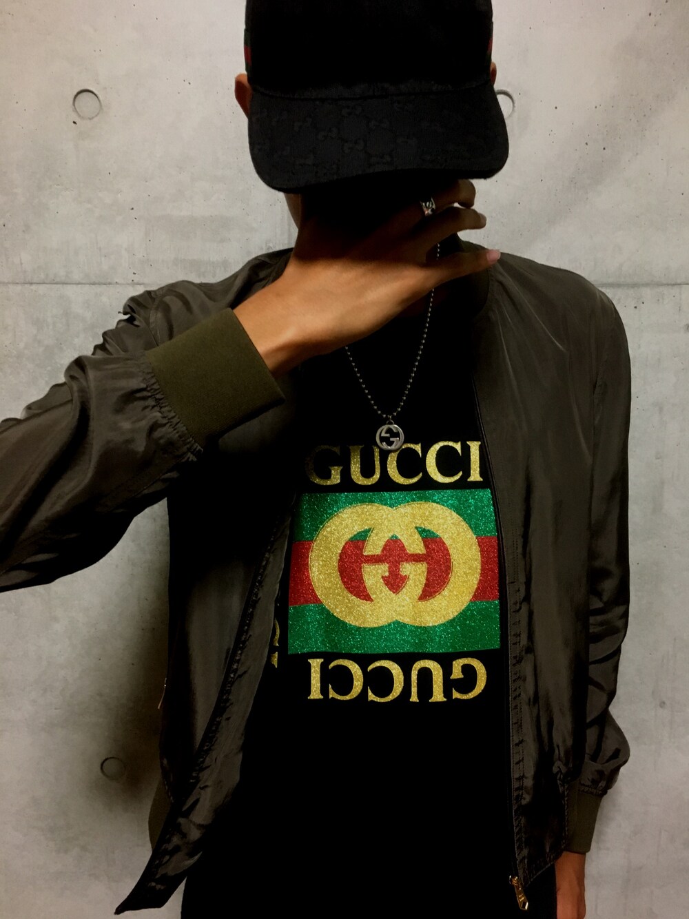「秋のコーデ、おしゃれさんと繋がりたい、カジュアル、GUCCI」｜「GUCCIのアイテム（キャップ、ブラック系）」を使った、kenzoさん（メンズ・173cm）の秋コーディネートの1枚目の写真