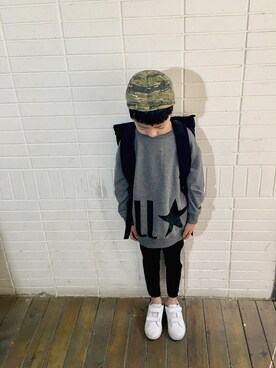 「CONVERSE（コンバース）のアイテム（スウェット）」を使った、dlnjさん（キッズ・120cm）の夏コーディネート