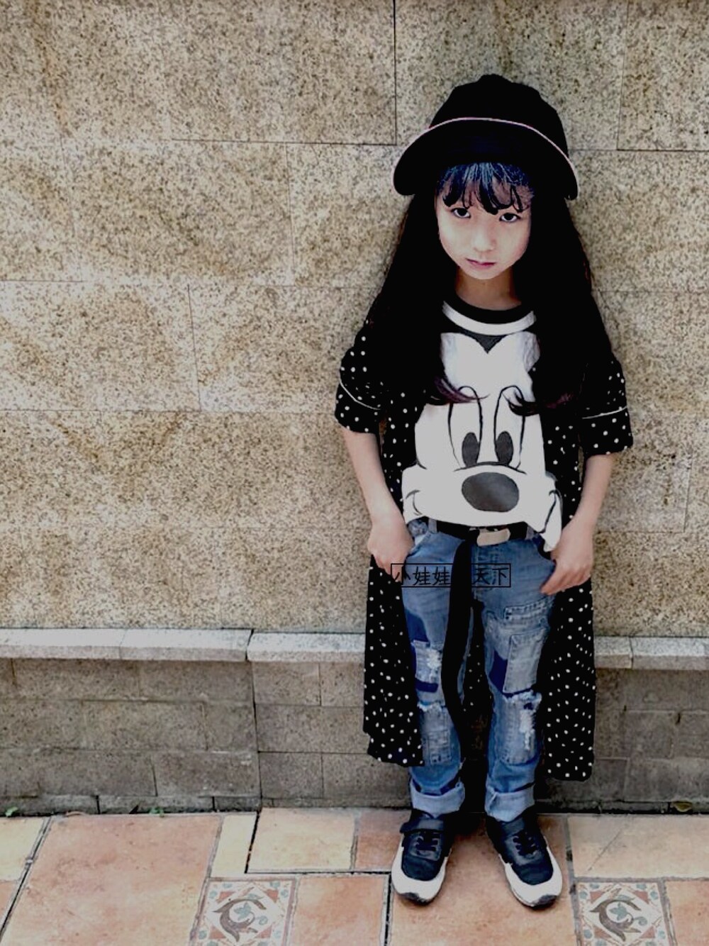 「Right-onのアイテム（ワンピース、ブラック系）」を使った、dlnjさん（キッズ・120cm）の夏コーディネートの1枚目の写真