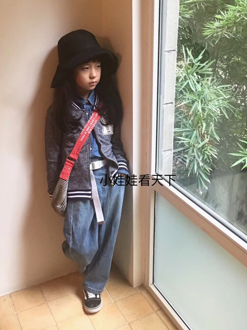 「Leeのアイテム（アンダーウェア、グレー系）」を使った、dlnjさん（キッズ・128cm）の秋コーディネートの1枚目の写真