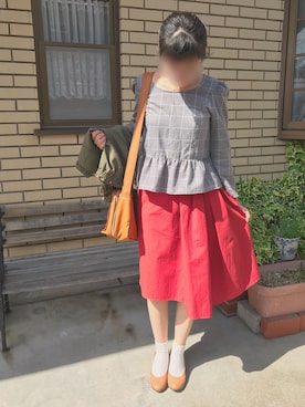 「オレンジスカート」｜「アイテム（ノーカラージャケット）」を使った、イトさん（レディース・158cm）の春コーディネート