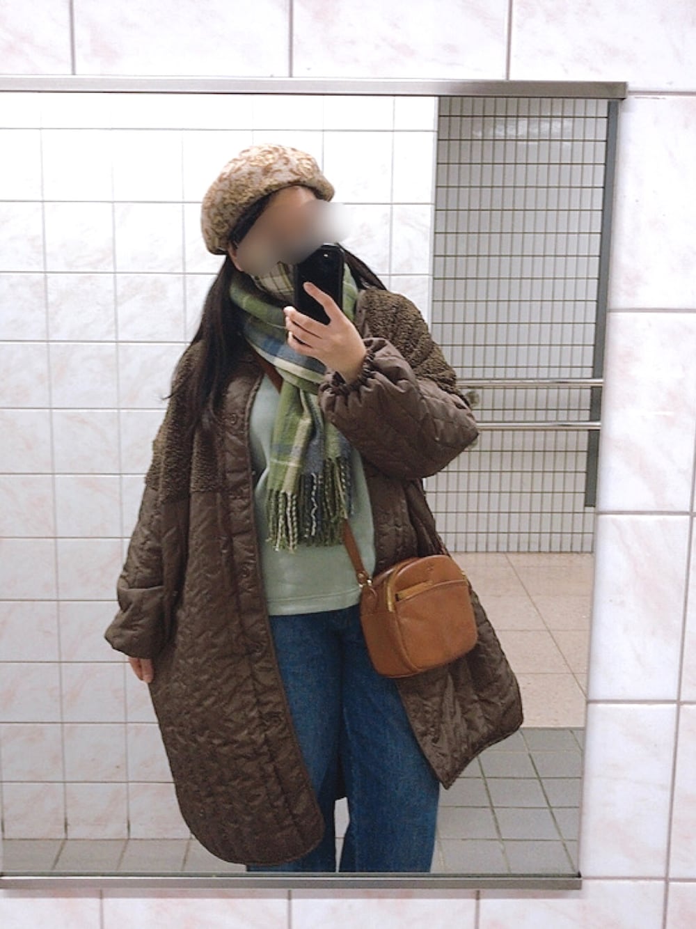 「ベレー帽、ボアコート、ボア、キルト、ミントグリーン、デニム、カオリノモリ、ehka sopo、GU、UNIQLO」｜「kaorinomoriの【カオリノモリ】プランベレー（ハンチング/ベレー帽、ベージュ系）」を使った、イトさん（レディース・158cm）の冬コーディネートの1枚目の写真