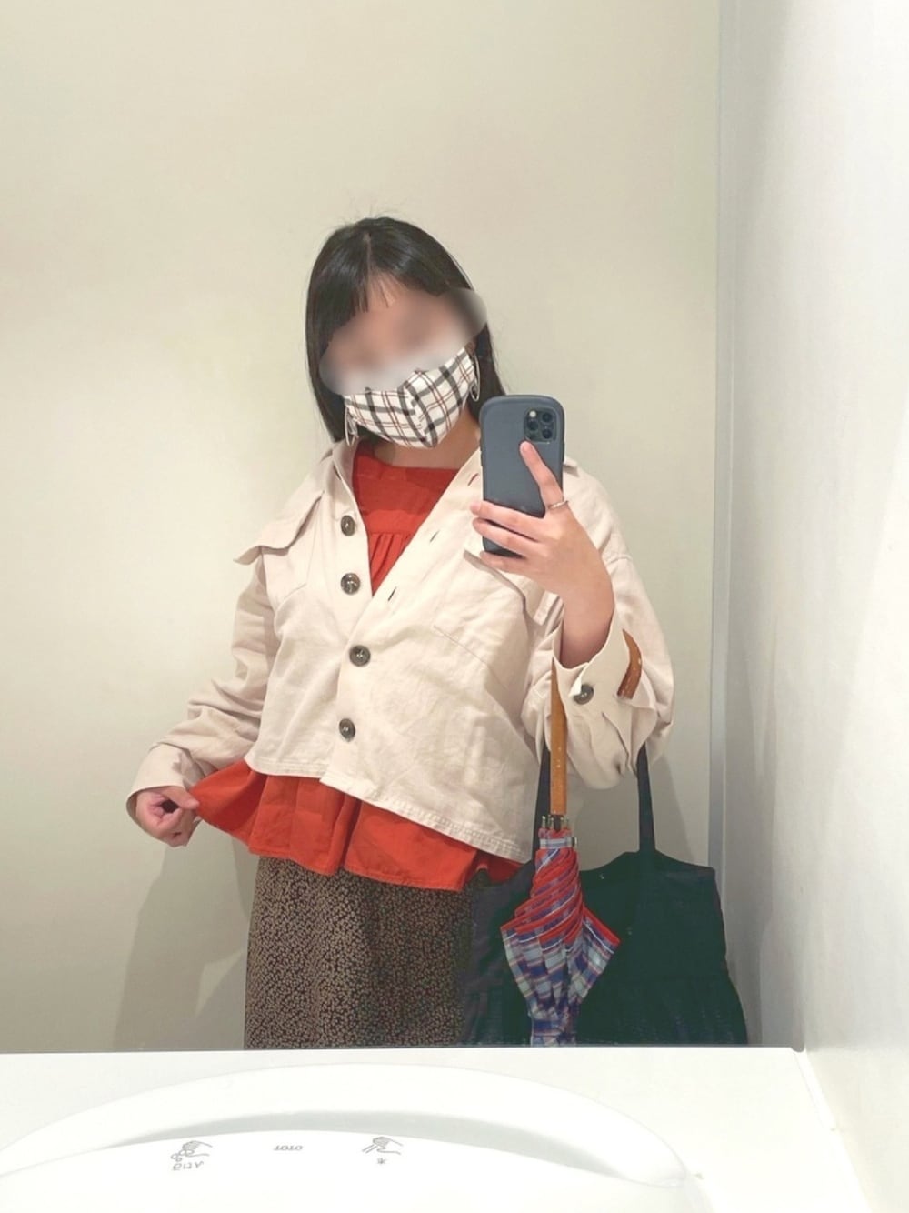「ドロップショルダー、バックリボン、小花柄、小花柄スカート、ロングスカート、niko and ...、apresjour、apartbylowrys」｜「apres jourのスコッチボタンシャツ【ZOZOTOWN限定アイテム】（シャツ/ブラウス、ベージュ系）」を使った、イトさん（レディース・158cm）の春コーディネートの1枚目の写真