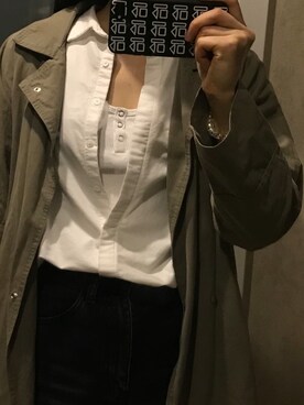 「通勤穿搭」｜「アイテム（トレンチコート）」を使った、Cici林萬一さん（レディース・165cm）の秋コーディネート