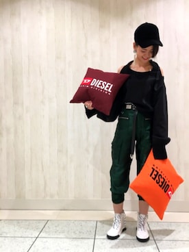 「DIESEL（ディーゼル）のアイテム（カーゴパンツ）」を使った、HONDA DIESELさん（レディース・157cm）の秋コーディネート