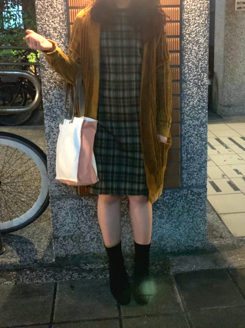 「ZARA、dress、古着」｜「ZARAのアイテム（その他アウター、ゴールド系）」を使った、chiauさん（レディース・158cm）の冬コーディネートの1枚目の写真