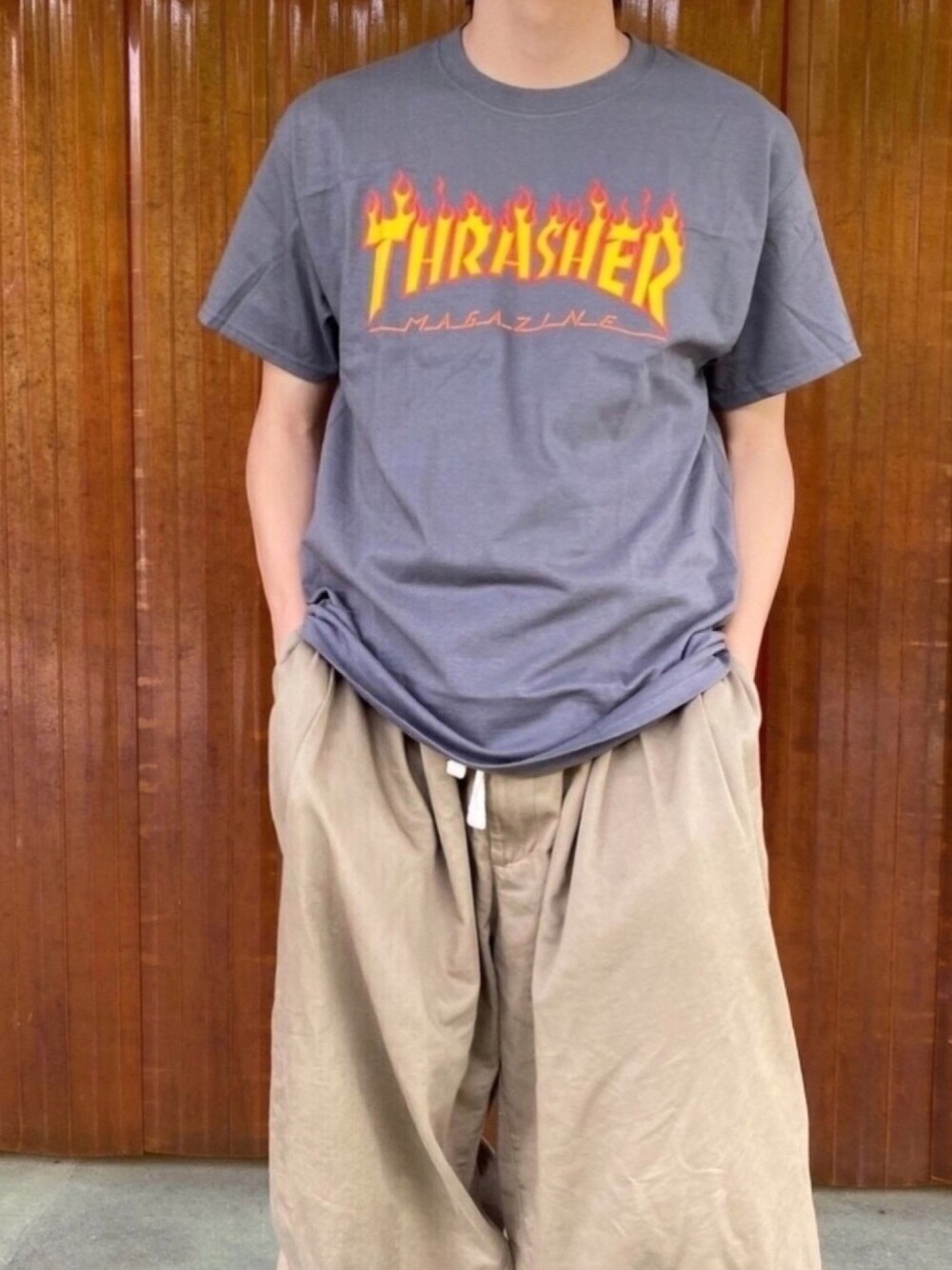 nomiさんの「FLAME S/S T-SHIRTS/スラッシャー ユニセックス Tシャツ フレイムロゴ（THRASHER）」を使ったコーディネート