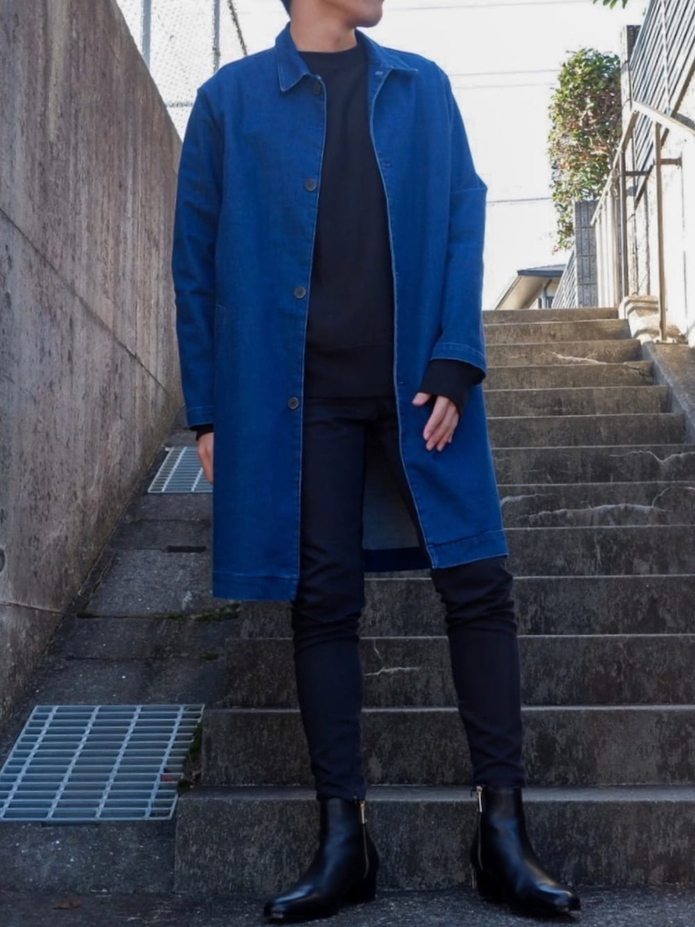 「おしゃれさんと繋がりたい、カジュアルコーデ、シンプル、冬のコーデ、ootd、コート、デニムコート、スウェット、いいね、save、フォローお願いします🤑、ブラック」｜「Championのアイテム（スウェット、ブラック系）」を使った、nomiさん（メンズ・174cm）の冬コーディネートの1枚目の写真