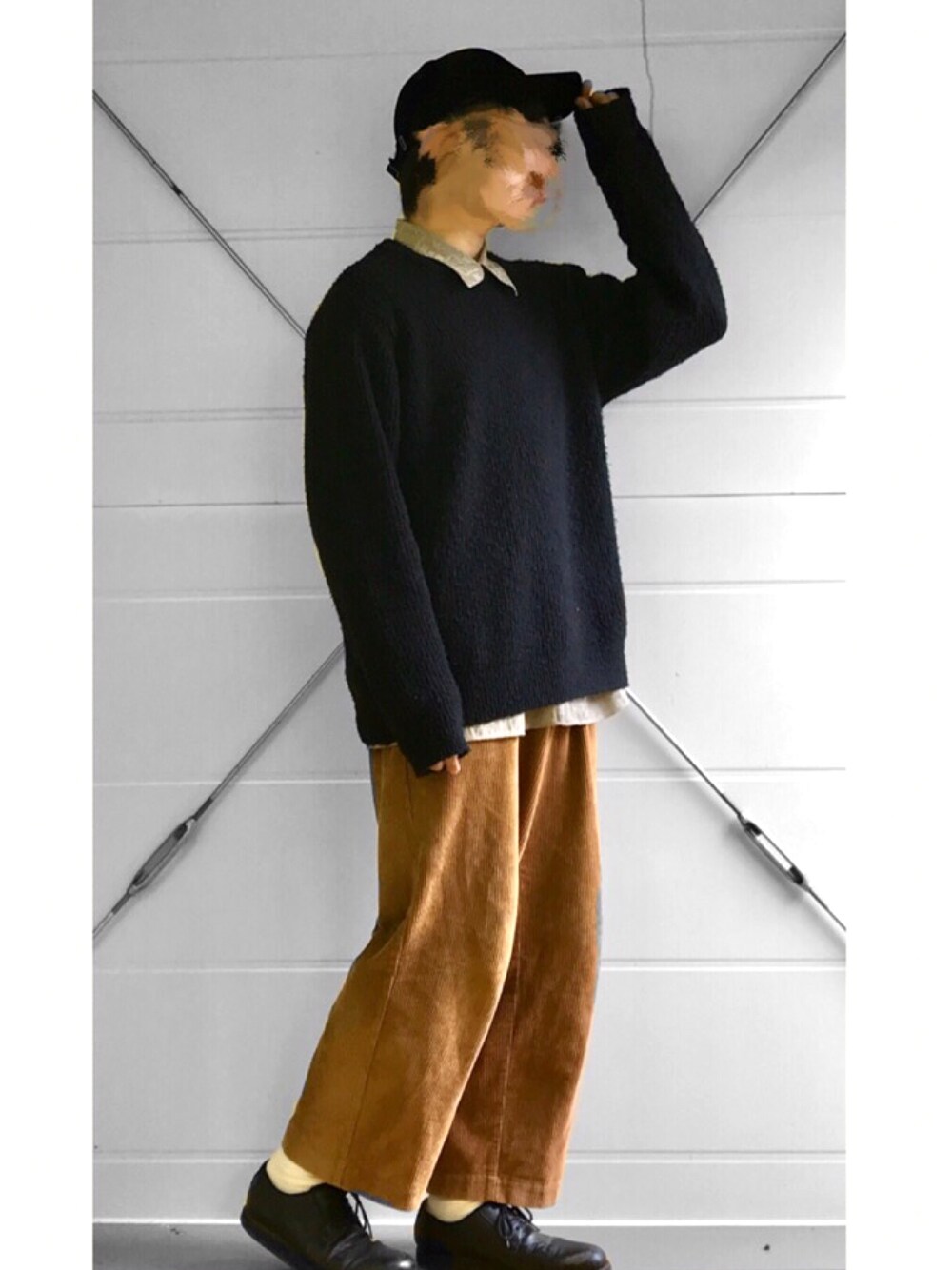 「ストリート服が好き、オーバーサイズ、秋コーデ、コーデュロイ、HARE、FREAK’Ｓ STORE、秋冬コーデ、古着、古着MIX」｜「ikkaのベッチン&チェック ローキャップ                （キャップ、ブラック系）」を使った、緑茶さん（メンズ・173cm）の秋コーディネートの1枚目の写真