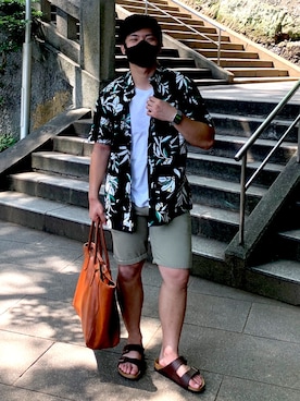 「海」｜「アイテム（チノパンツ）」を使った、THWEARSさん（メンズ・175cm）の夏コーディネート