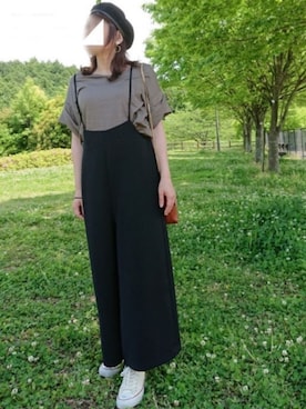 「フープイヤリング」｜「アイテム（オールインワン・サロペット）」を使った、Yamacoさん（レディース・158cm）の春コーディネート