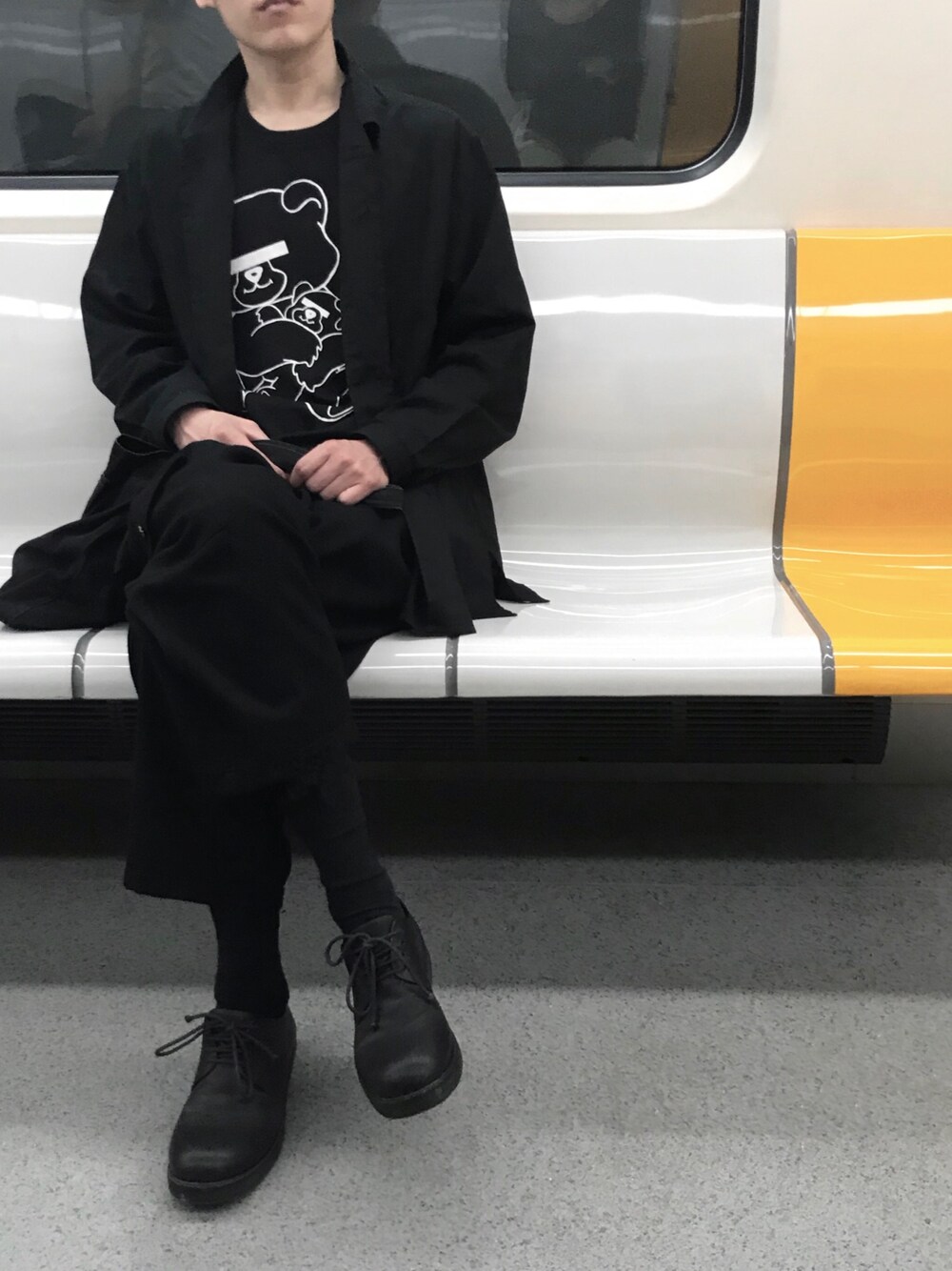 「Yohji Yamamotoのアイテム（シャツ/ブラウス、ブラック系）」を使った、ljfoooさん（メンズ・180cm）の春コーディネートの1枚目の写真