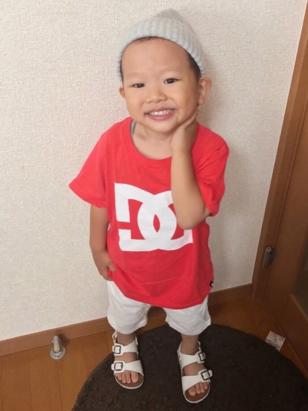 「DC SHOES、ライトオン、coen」｜「DC SHOESのKD STAR（Tシャツ/カットソー、レッド系）」を使った、y.s.m.yさん（キッズ・90cm）の夏コーディネートの1枚目の写真