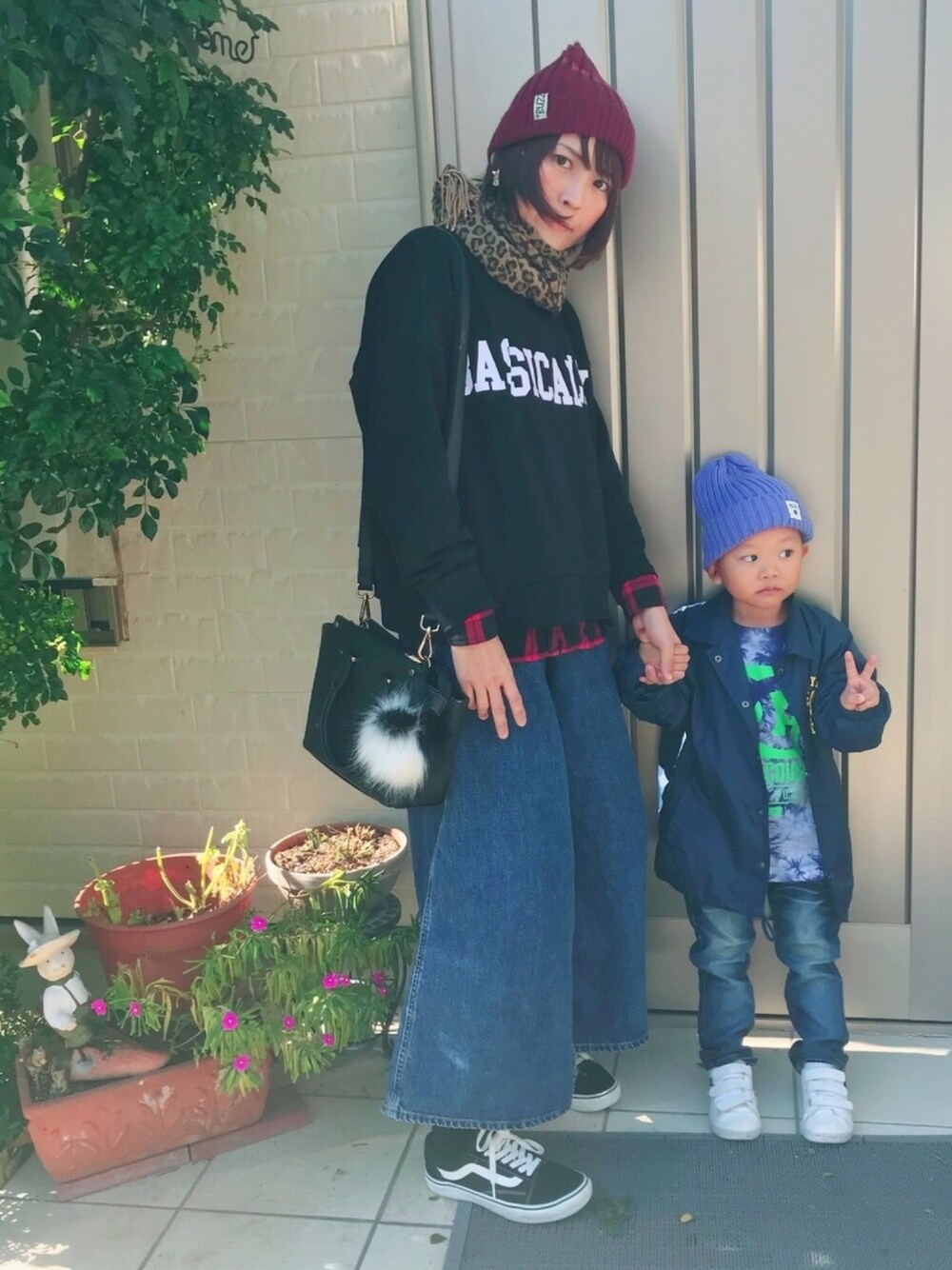 「親子コーデ、dc、GU、ZARA、しまむら、DAISO、Branshes、Right-on、Champion、H&M」｜「しまむらのアイテム（ニットキャップ/ビーニー、レッド系）」を使った、y.s.m.yさん（キッズ・100cm）の秋コーディネートの1枚目の写真