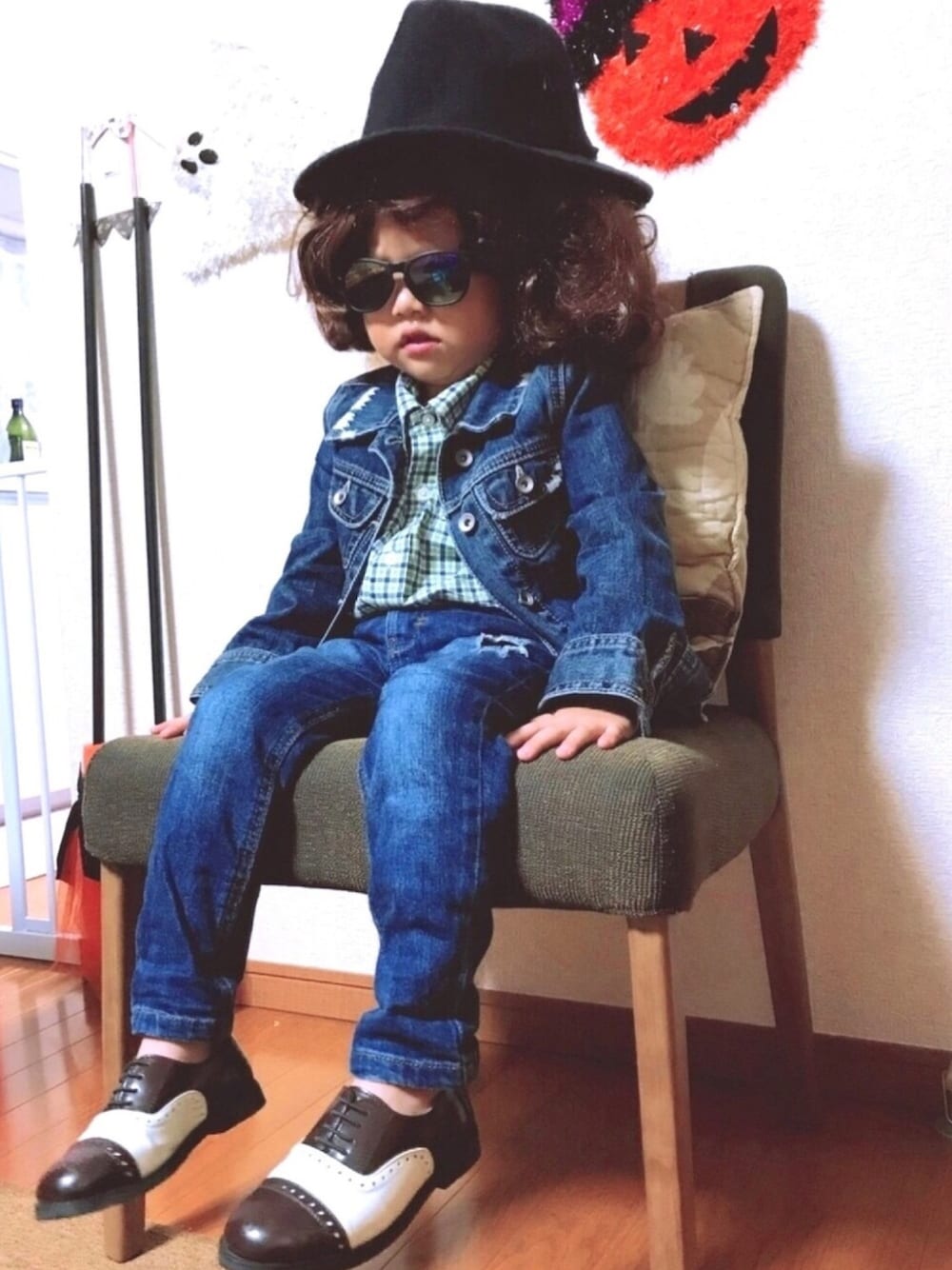 「GAP、ZARA KIDS、Polo Ralph Lauren、commecaism、DAISO、アフロ、ウィッグ、デニデニフェス、劇団ユマ」｜「GAPのアイテム（デニムジャケット、ブルー系）」を使った、y.s.m.yさん（キッズ・100cm）の秋コーディネートの1枚目の写真
