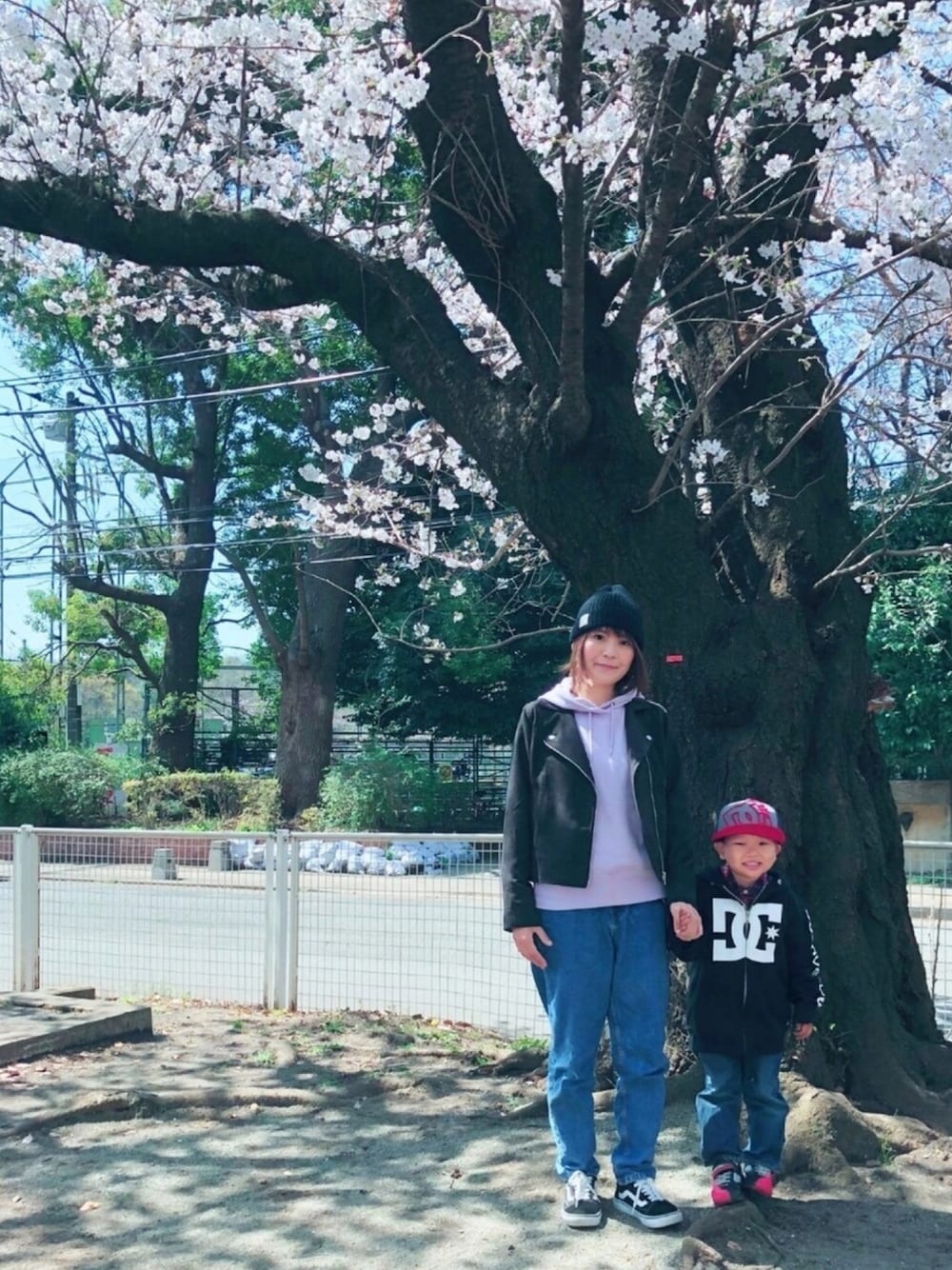 「ハニーズ、しまむら、ライダースジャケット、ZARA、VANS、GU、DC SHOES、Big John、お花見、草野球」｜「しまむらのアイテム（ニットキャップ/ビーニー、ブラック系）」を使った、y.s.m.yさん（キッズ・100cm）の春コーディネートの1枚目の写真