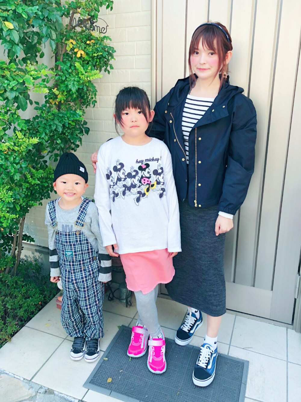 「VANS、GU、ナイキ、le.coeur blanc、reca、ハニーズ」｜「GUのアイテム（ナイロンジャケット、ブルー系）」を使った、y.s.m.yさん（キッズ・100cm）の春コーディネートの1枚目の写真