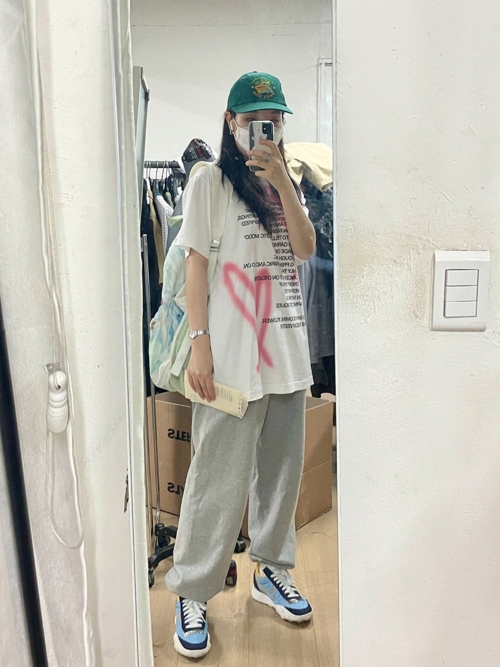 「korea style、오오티디、데일리룩、한국、ootd、summer style、daily look、womens fashion、dailylook」｜「Casablancaのアイテム（キャップ、グリーン系）」を使った、qq.pickleさん（レディース・158cm）の夏コーディネートの1枚目の写真