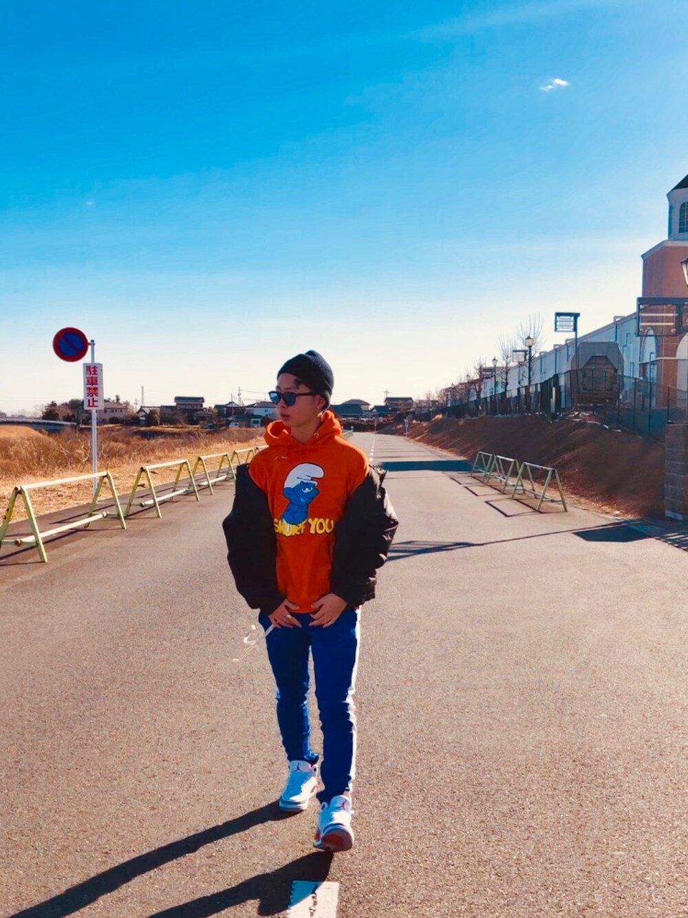 「boy、streetstyle、streetfashion、streetwear、street style、streetsnap、linepants」｜「Ray-BanのRay-Ban/レイバン/WAYFARER EASE（サングラス、ブルー系）」を使った、daikiさん（メンズ・175cm）の春コーディネートの1枚目の写真